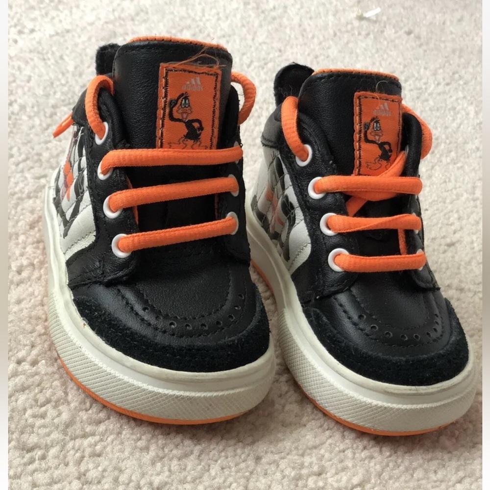 RARE ADIDAS DAFFY DUCK BABY SHOES US SIZE 3K